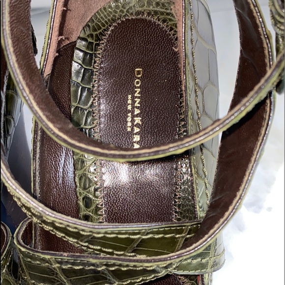 Donna Karan Green Croc Leather Platform Y2K Stock Heels Old money
Quiet Luxury - Picture 11 of 12